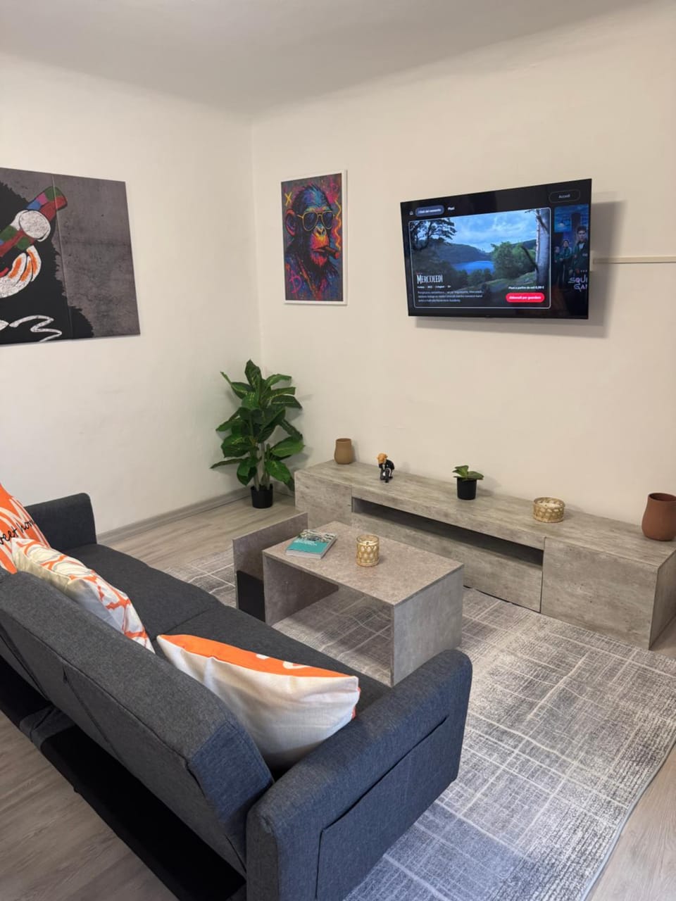 Communal lounge/ TV room, TV and multimedia, Living room, Seating area, Evening entertainment