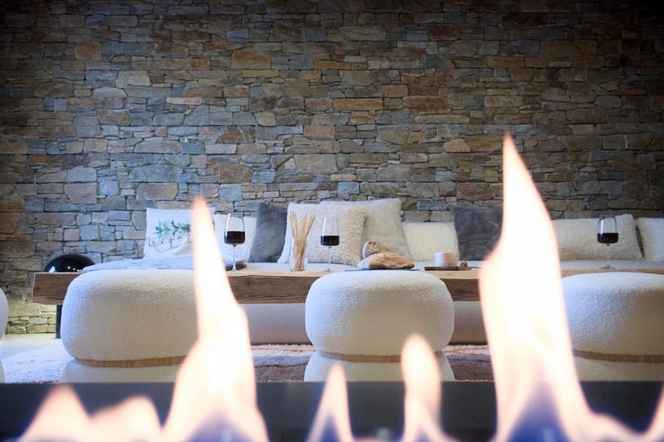 Living room, Seating area, fireplace