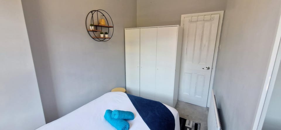 Bed, Photo of the whole room, Bedroom, towels, wardrobe