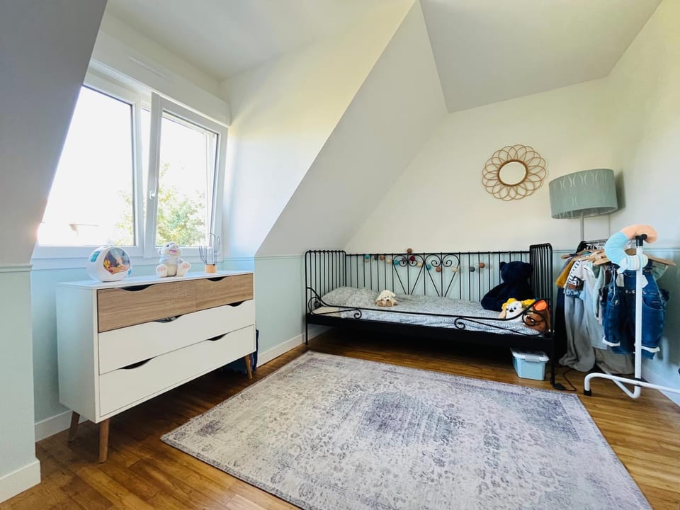 Bed, Bedroom