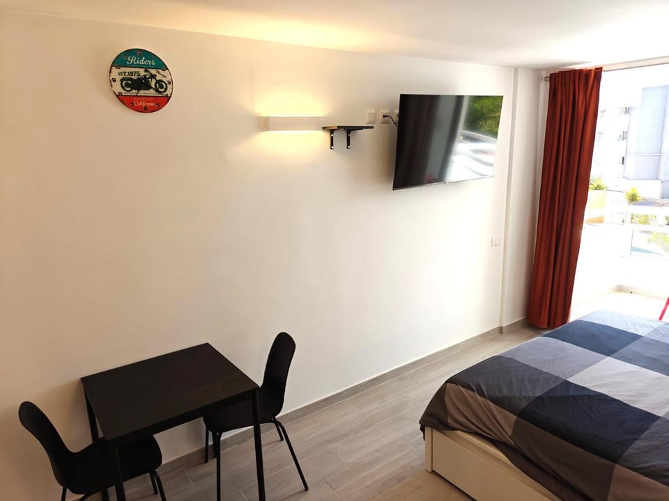 Bed, Living room