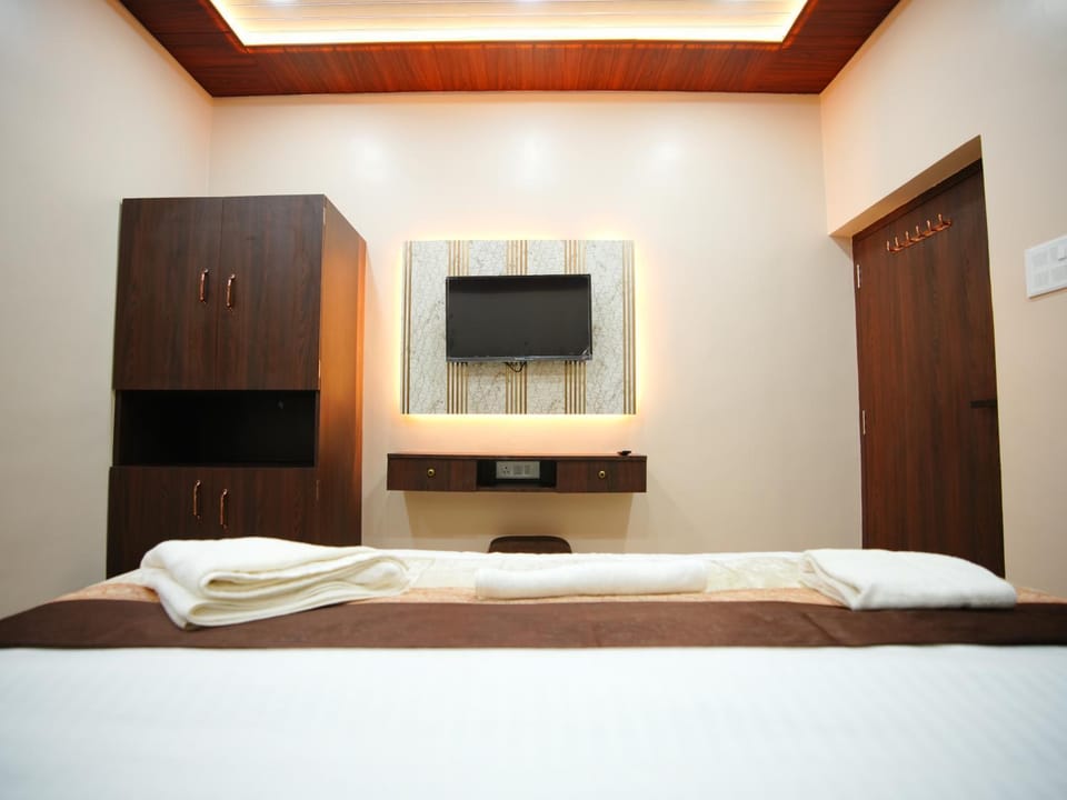 Bed, TV and multimedia
