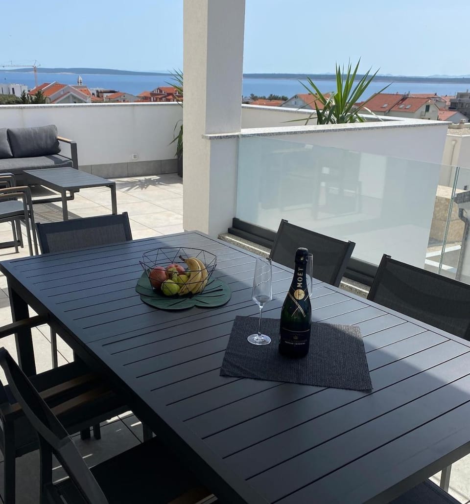 View (from property/room), Balcony/Terrace, Seating area, Sea view