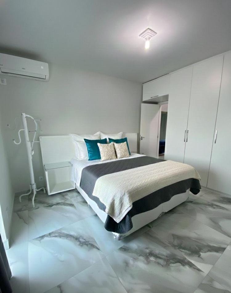 Duplex house in Cabo Frio, 4 bedrooms, swimming pool, barbecue House in Cabo Frio