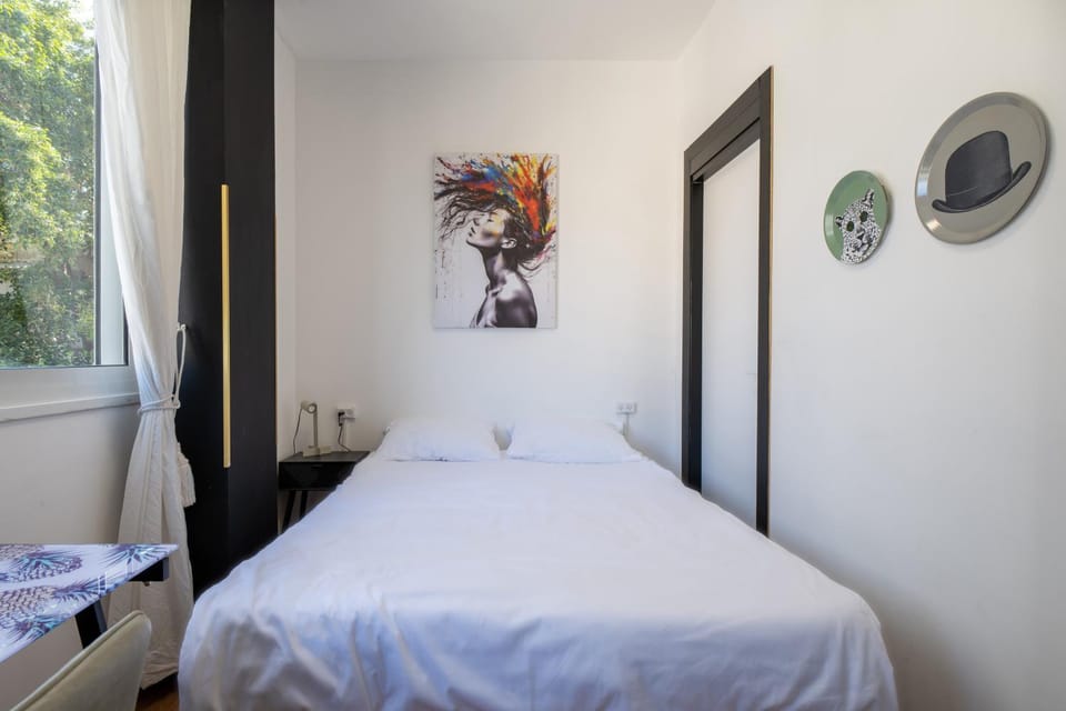 Bedroom, City view, Garden view, towels, towels