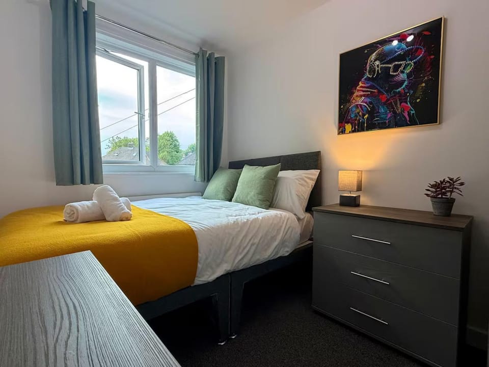 Bed, Photo of the whole room, Bedroom