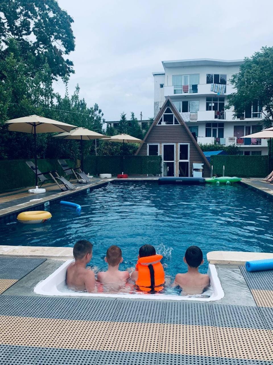 Swimming pool, Swimming pool
