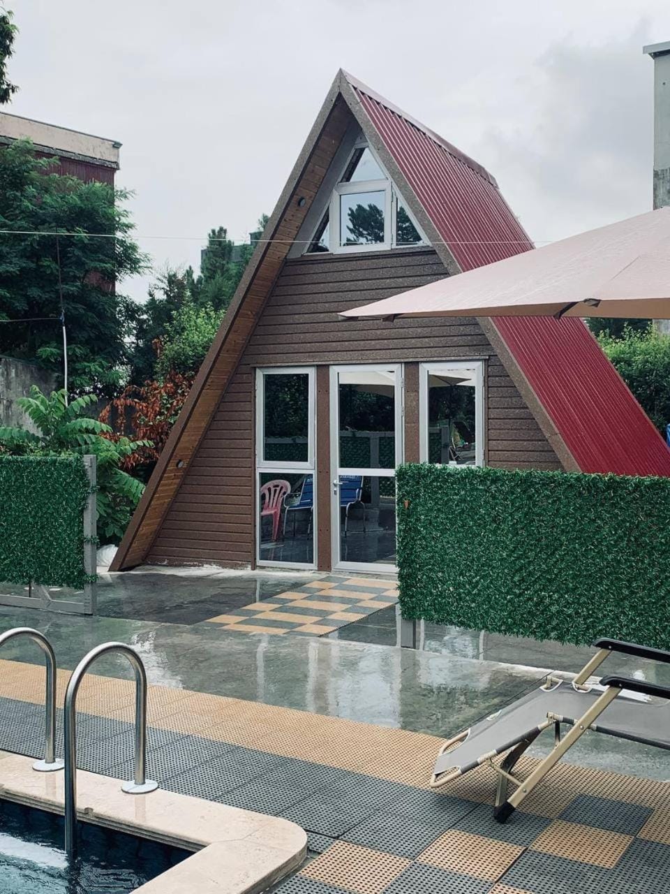 Property building, Swimming pool