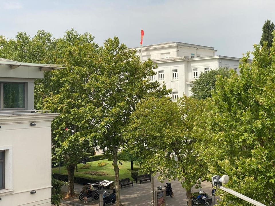 Heart of the city big 1BR on Independence square Apartment in Podgorica