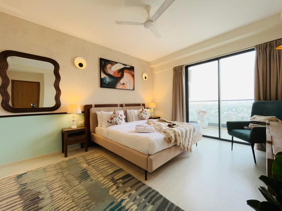 Photo of the whole room, Bedroom