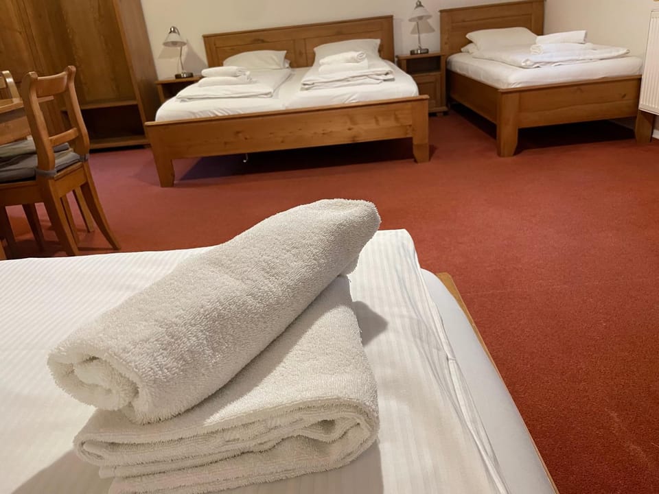 Bed, Photo of the whole room, Bedroom, towels
