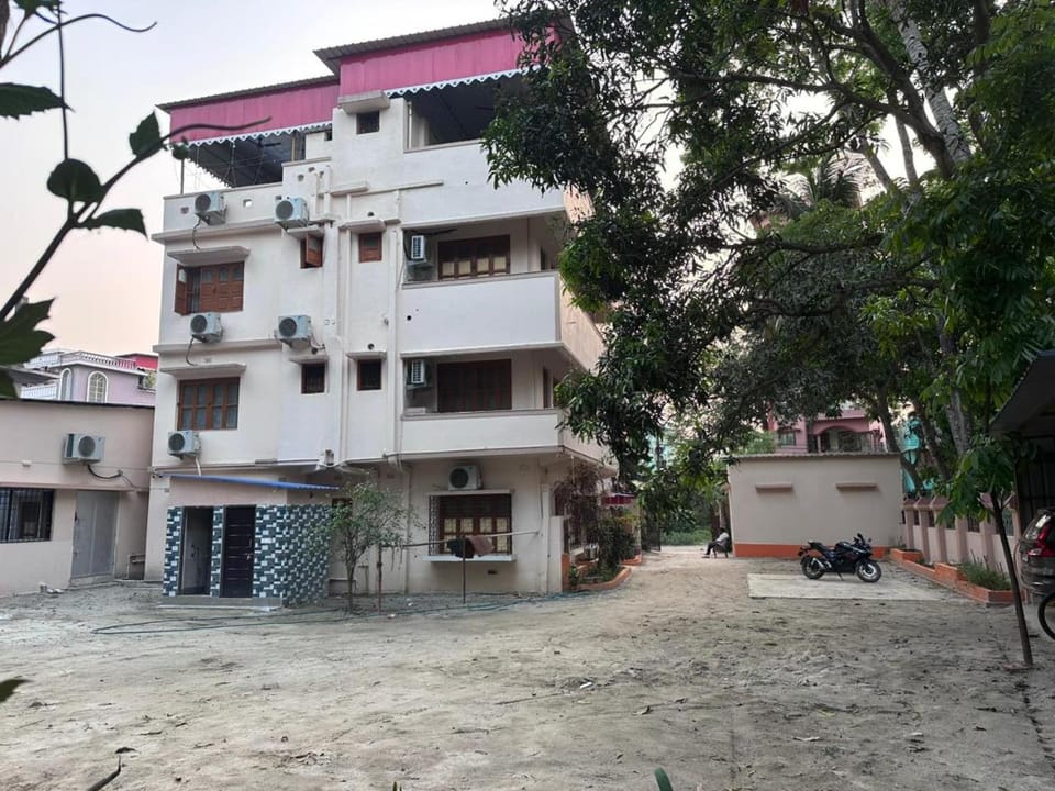 Sri Mayapur Chandrodaya Guest House and Event Holder Hotel in West Bengal