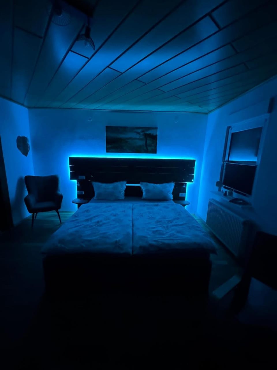 Bed, Bedroom