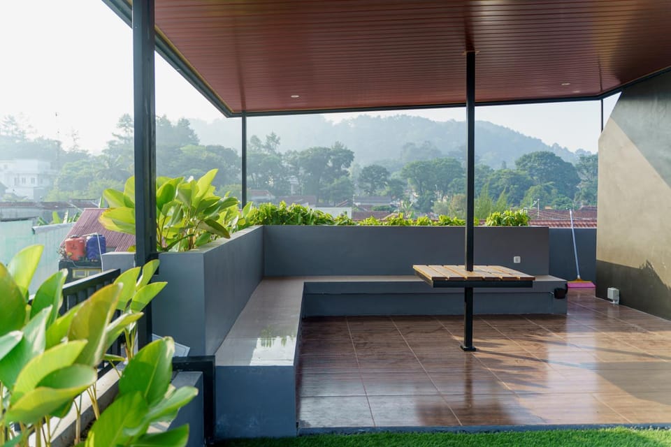 View (from property/room), Balcony/Terrace, Seating area