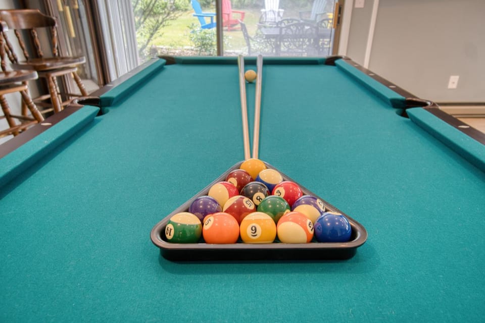 Billiard, Game Room