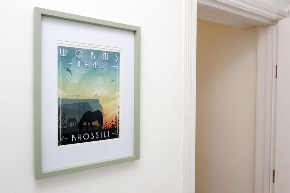 20 off weekly, 30 off Monthly - free parking House in Cardiff