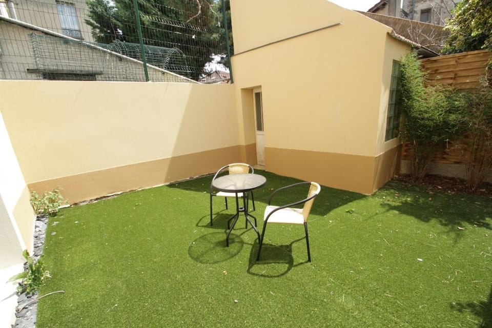 2-Appartement RDC 28 m2 avec Jardin Apartment in Île-de-France