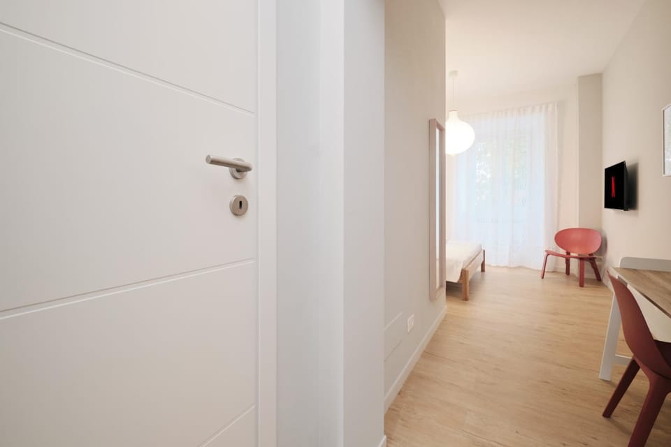 Communal lounge/ TV room, TV and multimedia, Living room, Seating area, Dining area, Evening entertainment