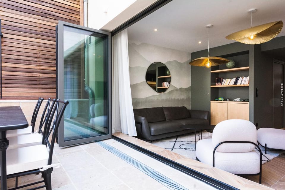 Living room, Seating area