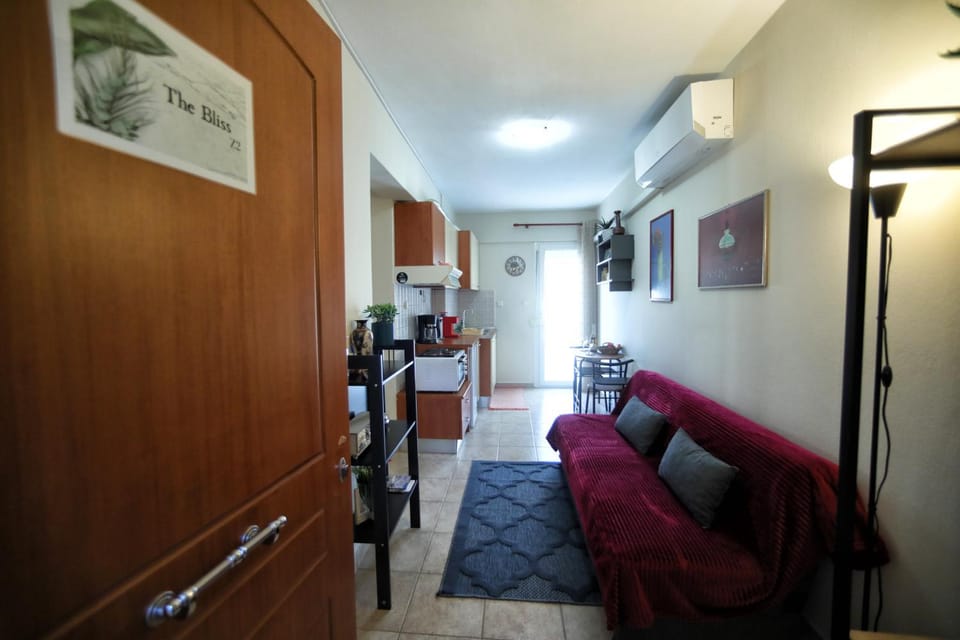 Kitchen or kitchenette, Living room, kitchen