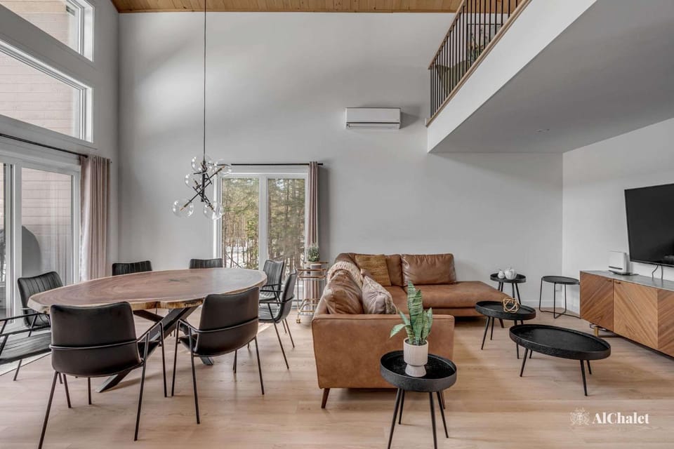 Villa Juliette - Nature Retreat - Spa Pool Table & EV Charger Chalet in Quebec City