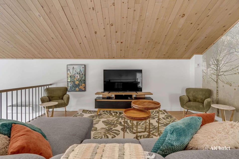 Villa Juliette - Nature Retreat - Spa Pool Table & EV Charger Chalet in Quebec City