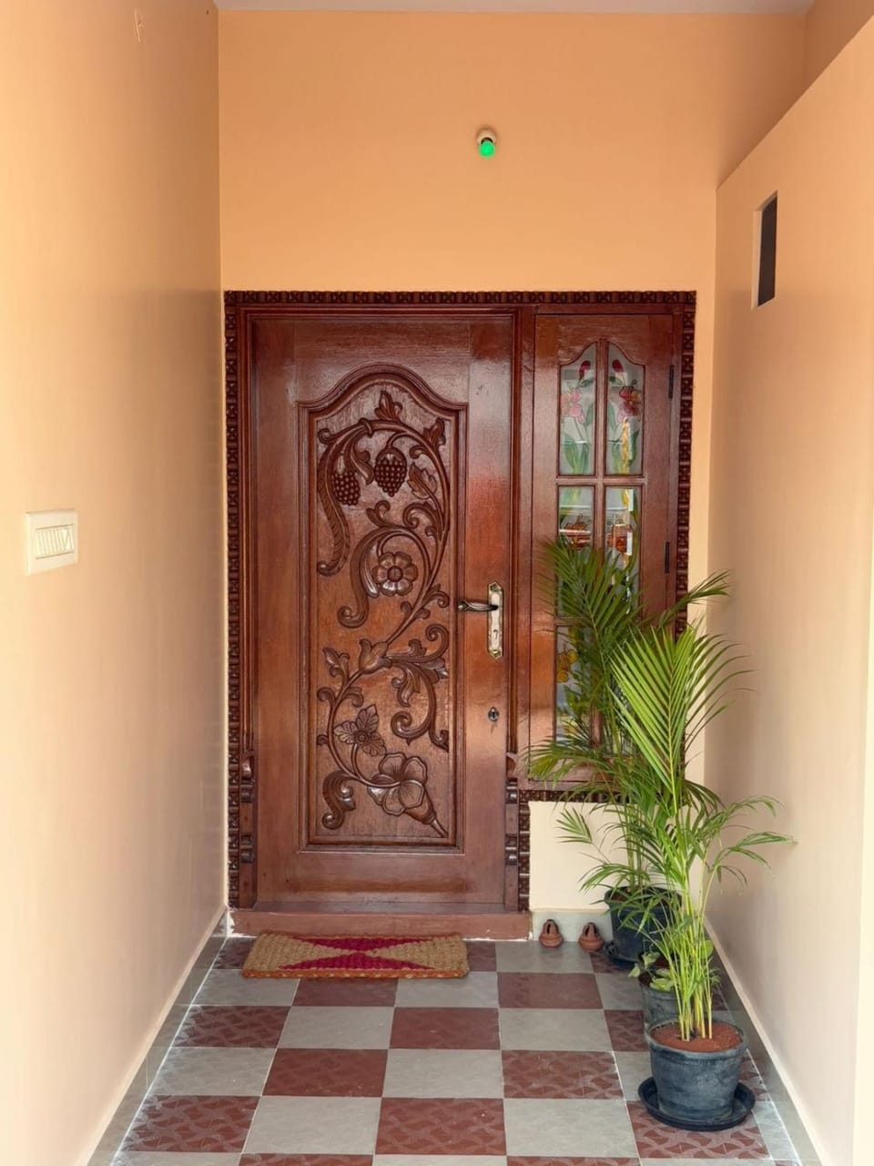 Facade/entrance