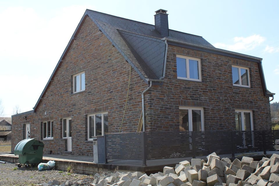 Le repaire de la n4 House in Wallonia, Belgium