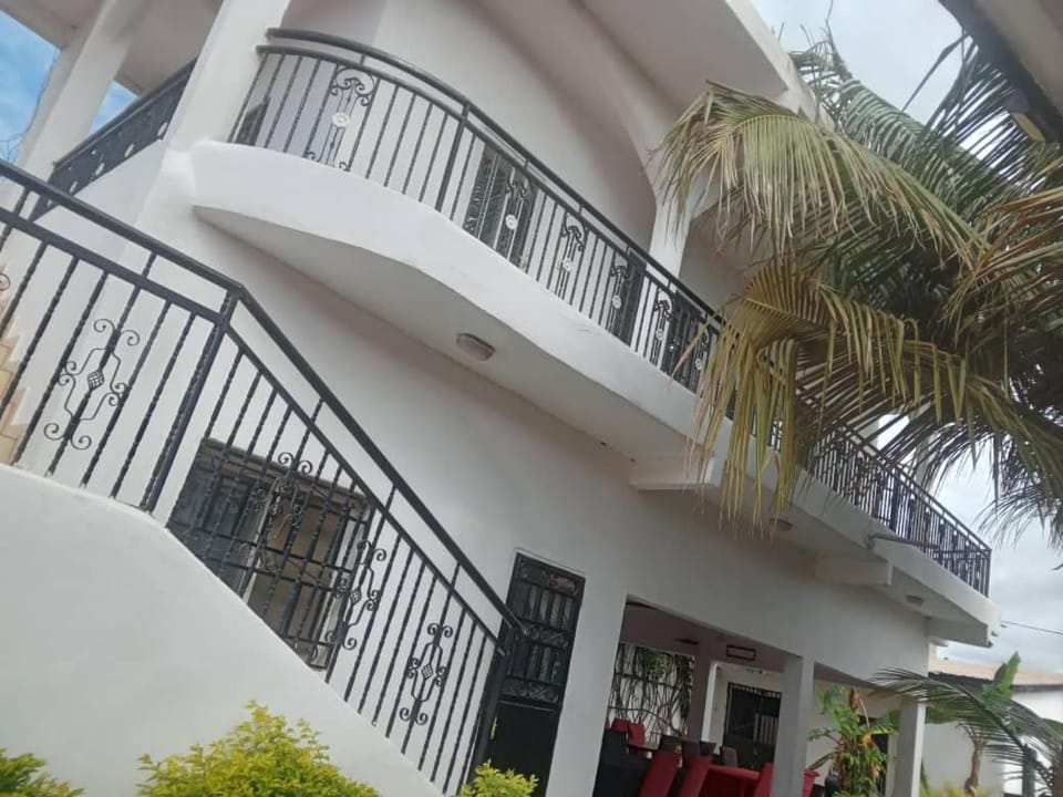 Sukuta nema guest house Bed and Breakfast in Senegal