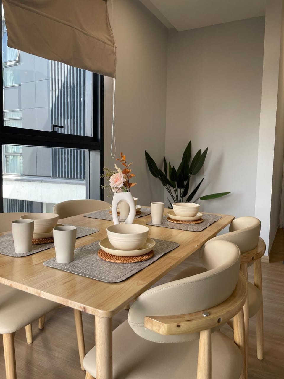 Seating area, Dining area