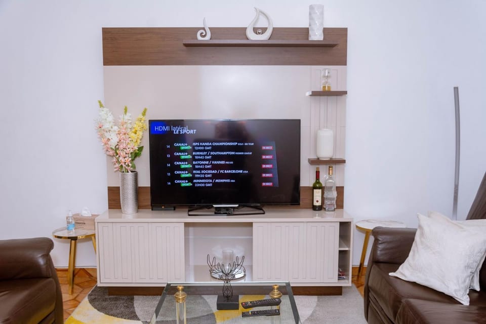 Communal lounge/ TV room, TV and multimedia, Living room