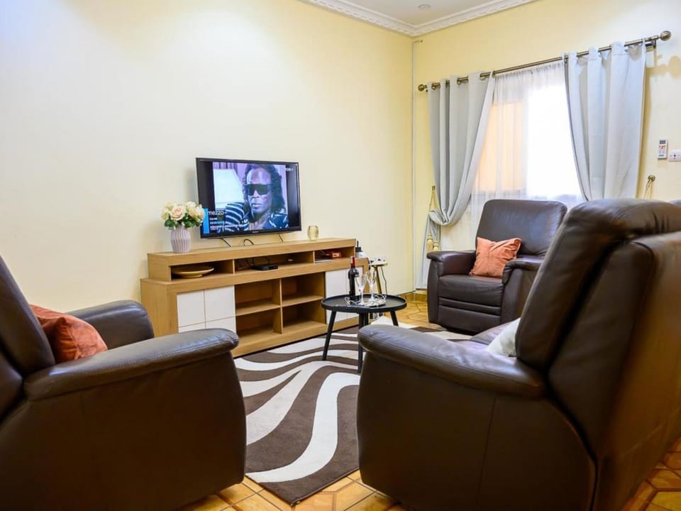 Communal lounge/ TV room, TV and multimedia, Living room