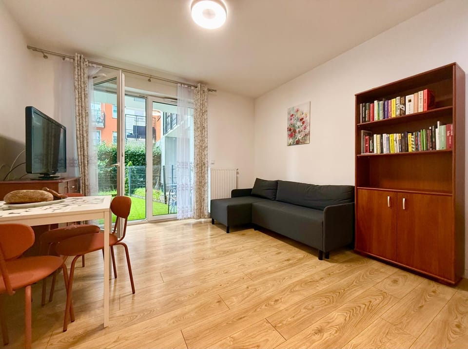 Library, TV and multimedia, Living room, Seating area, Evening entertainment
