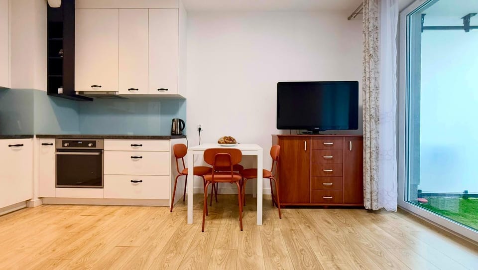TV and multimedia, Kitchen or kitchenette, Dining area, Evening entertainment, oven, pet friendly, stove