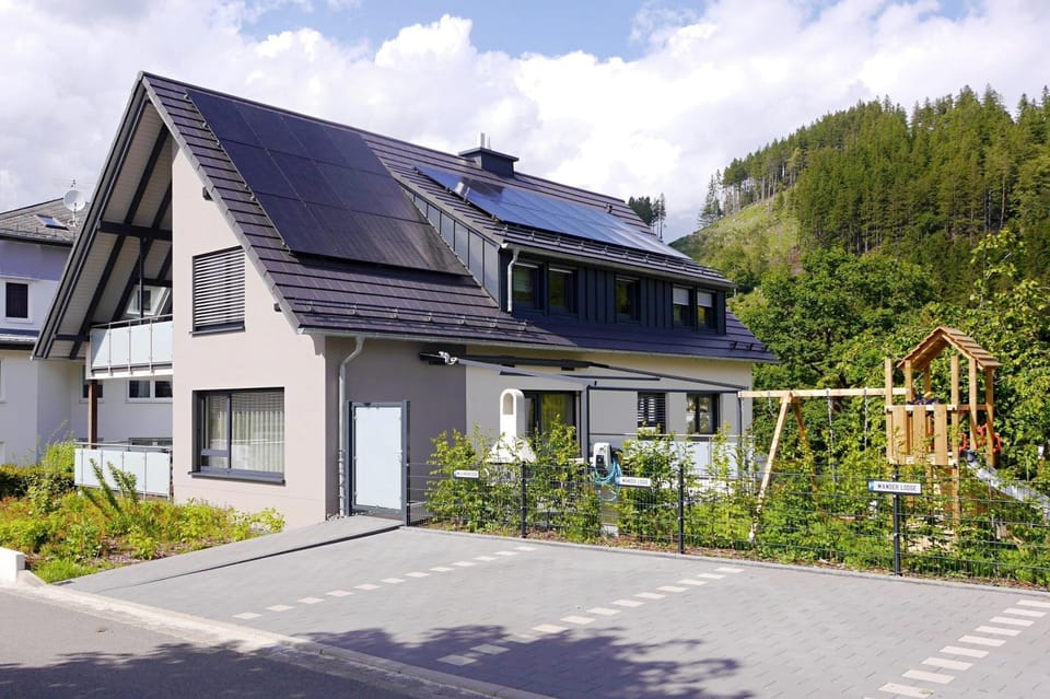 First-Class Domizil WILLINGEN-LODGE mit eingezäuntem Garten und Spielplatz in zentraler Top-Lage! Apartment in Medebach