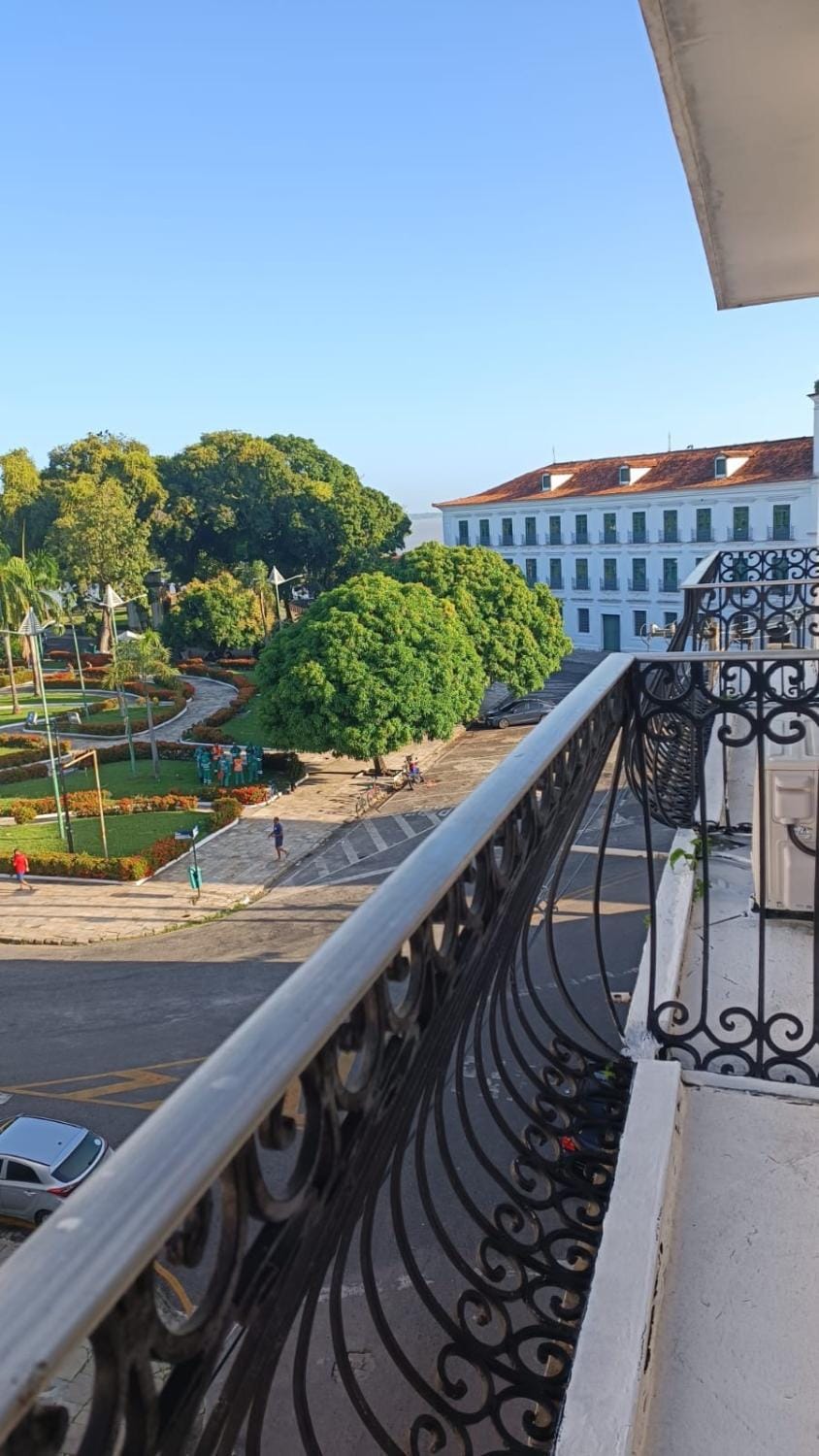 Apto amplo com sacadas e vista para o Complexo Feliz Lusitânia Apartment in Belém