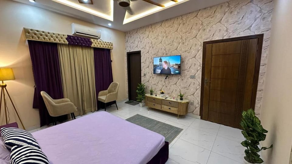 luxury 1bhk, 2bhk full Home in Bahria Villa in Lahore