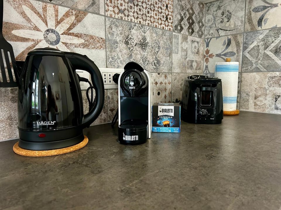 Coffee/tea facilities, Kitchen or kitchenette, toaster