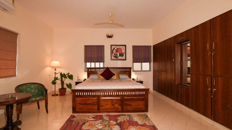 Bed, Photo of the whole room, Bedroom, wardrobe, air conditioner