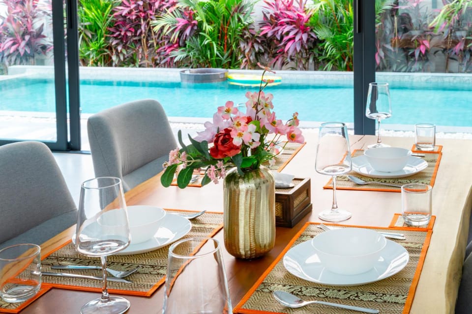 Living room, Dining area, Pool view