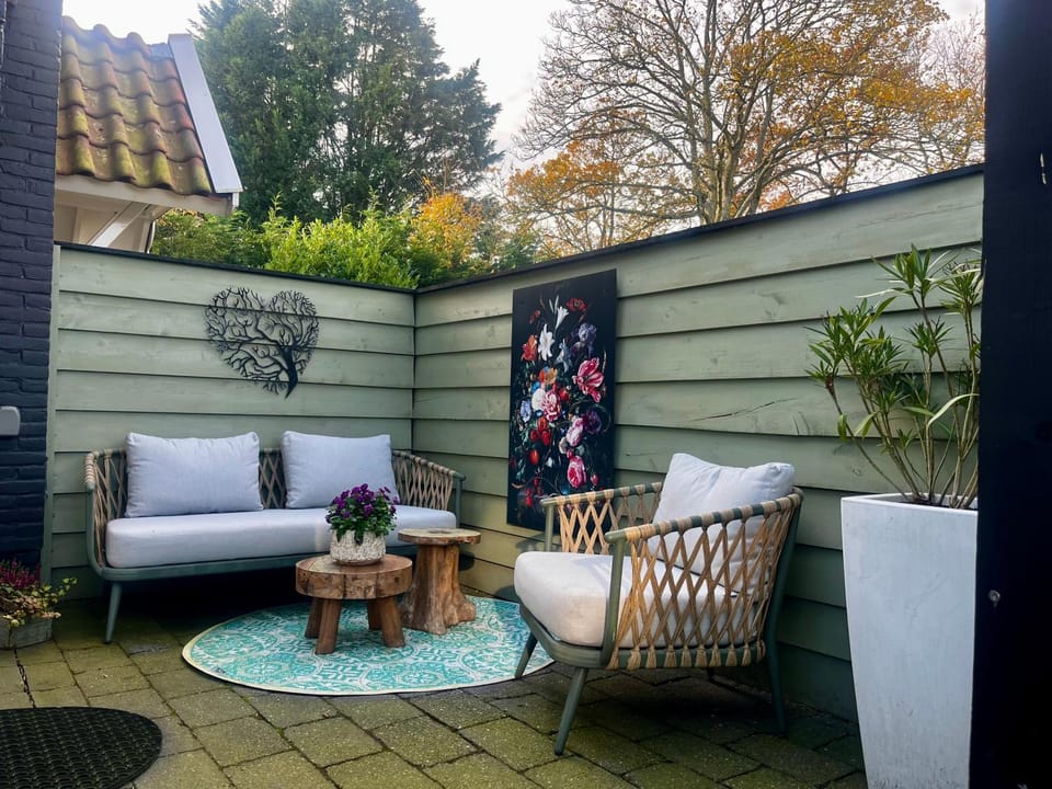 Patio, Day, Garden