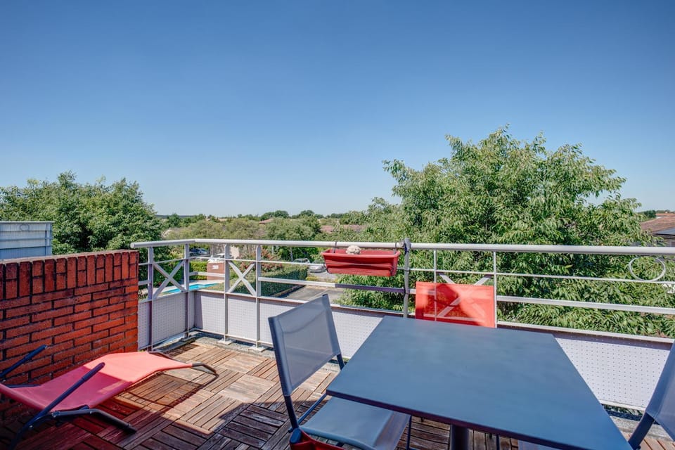 Patio, Day, View (from property/room), Balcony/Terrace, Dining area