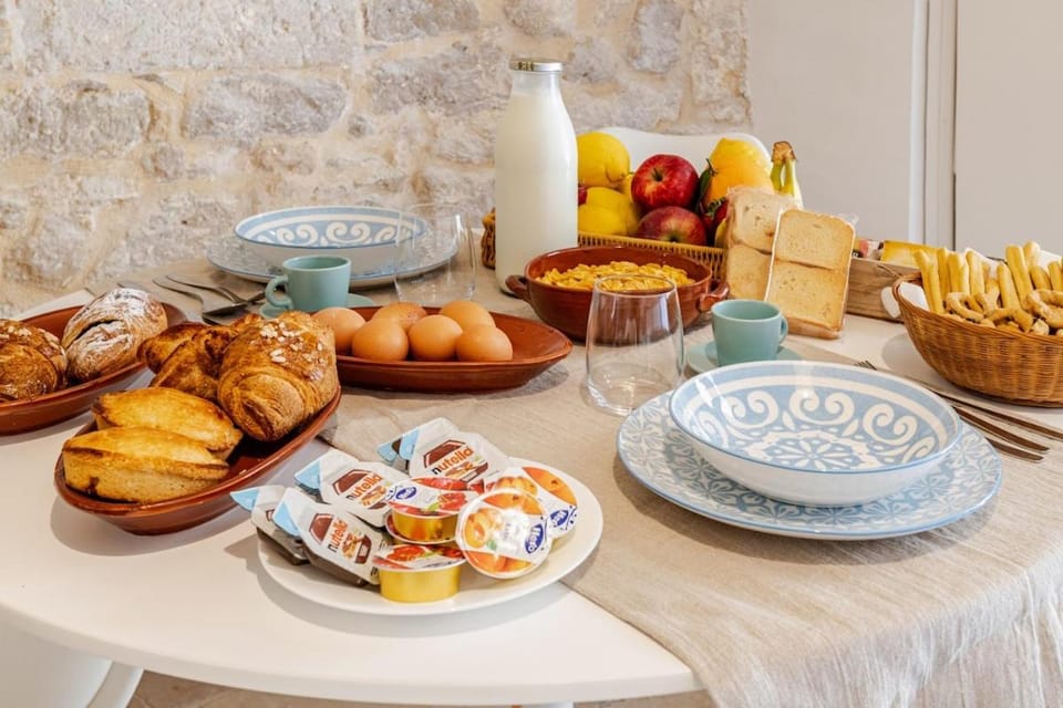 Food and drinks, Food, Breakfast, Continental breakfast, Buffet breakfast