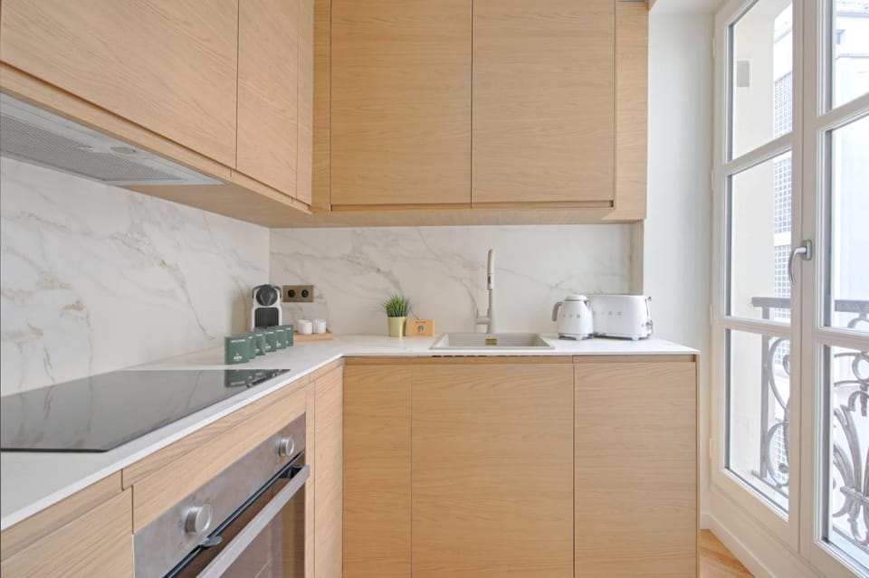 Heart Marais Luxury 2BR AC by Melvane Apartment in Paris