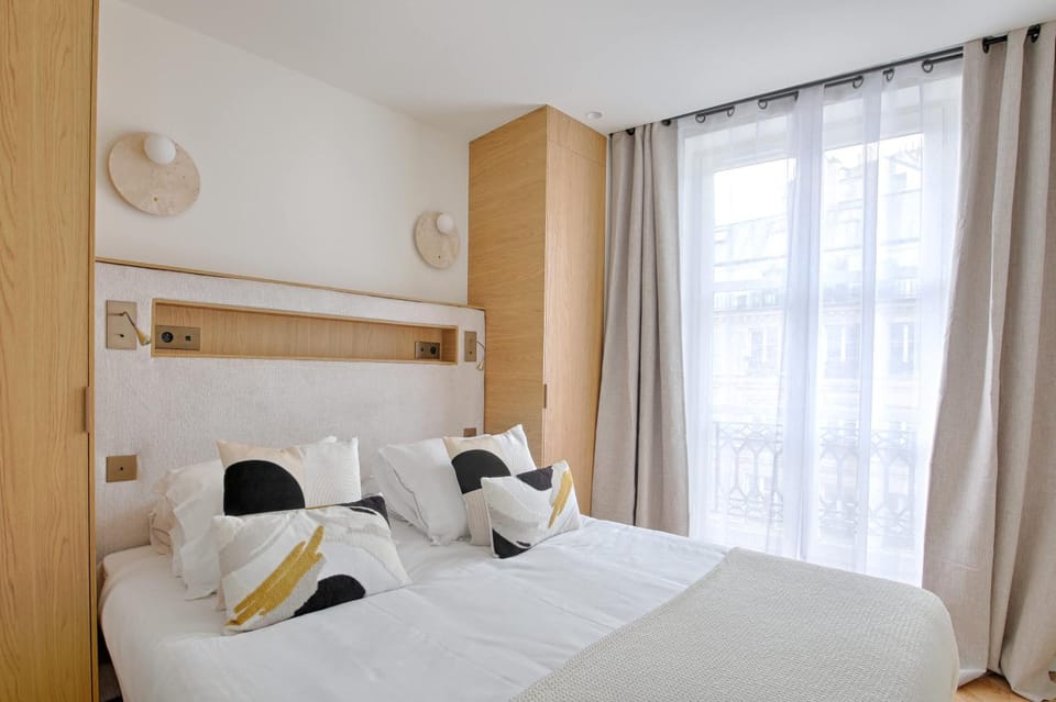 Heart Marais Luxury 2BR AC by Melvane Apartment in Paris
