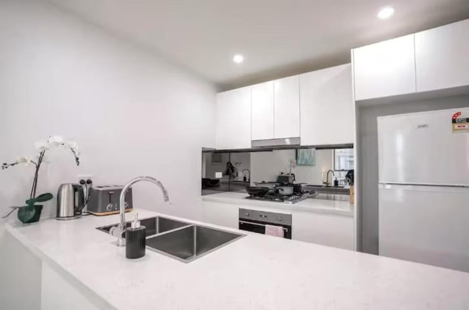 08M Prime Location Abnb-Style 2BR With Parking In Mascot, 4 Mins To Airport Apartment in Mascot