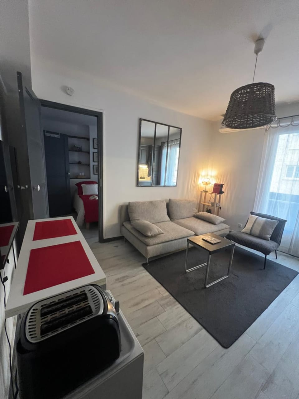 TV and multimedia, Seating area