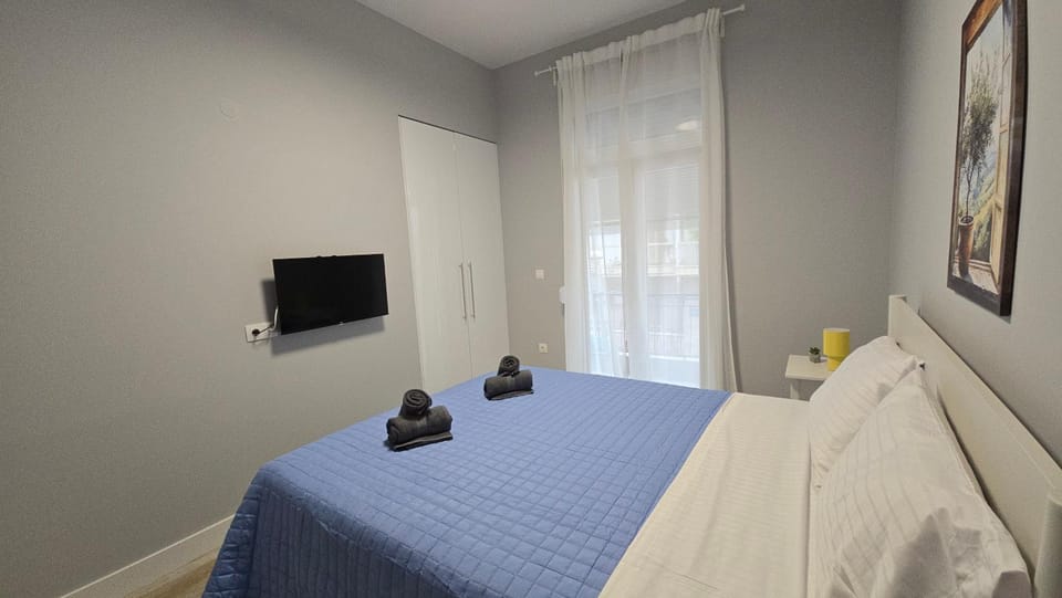 Bed, TV and multimedia