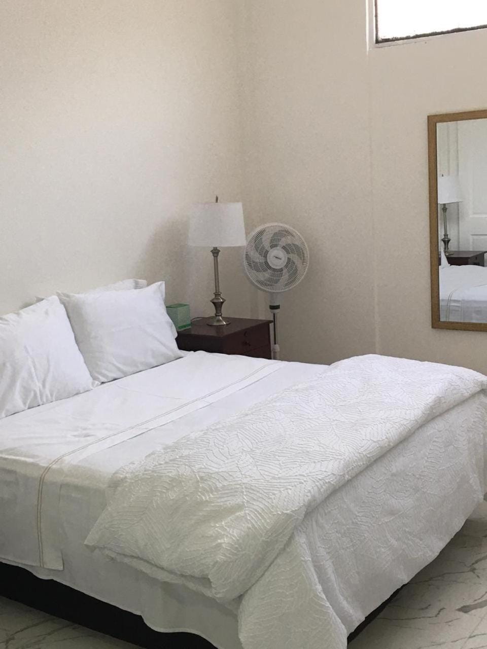 Private room with bathroom Apartment in Cali