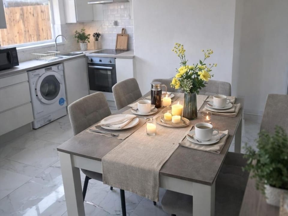 Three-Bedroom House Perfect for Contractors and Small Groups, sleeps 5 people in Durham Villa in England